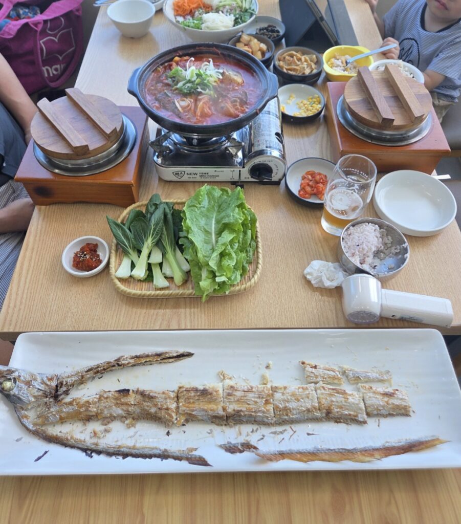 제주 함덕고갈치에서 가족과 먹은 갈치구이와 제주 한식
